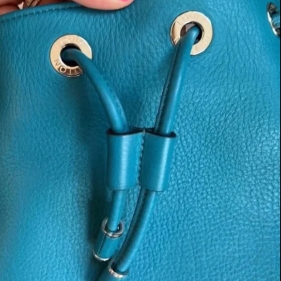 🌺HAUTE MAROQUINERIE🌺 🌟Louis Vuitton🌟 Ltd Edition Custom Teal Leather Bucket - Picture 2 of 10